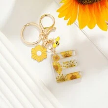 1pc Resin Alphabet Keychain For Men, Resin Daisy Alphabet Key Ring, Bee Charm Pendant, Bag Accessory, Valentine's Day Men's Gift Car Accessories Bag Charm Backpack For School Cute Goth Y2k
