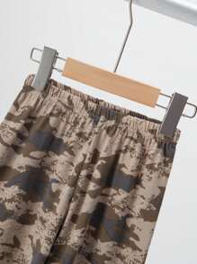 3入組年輕男孩迷彩印花T恤套裝，包括短褲和長褲 - 彩色 - 查看 7