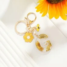 1pc Resin Alphabet Keychain For Men, Resin Daisy Alphabet Key Ring, Bee Charm Pendant, Bag Accessory, Valentine's Day Men's Gift Car Accessories Bag Charm Backpack For School Cute Goth Y2k