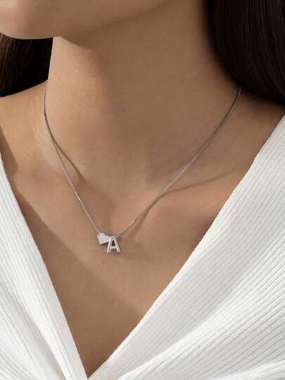 1 件时尚心形和字母细节项链，适合情人节特殊场合的可爱礼物