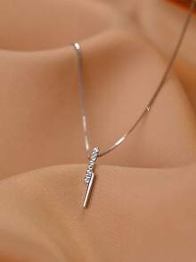 1入組法式極簡主義甜美幾何鑽石項鍊象徵專注愛情的魅力閃爍珠寶贈品,姐妹禮物,母親禮物 - 銀色 - 查看 4