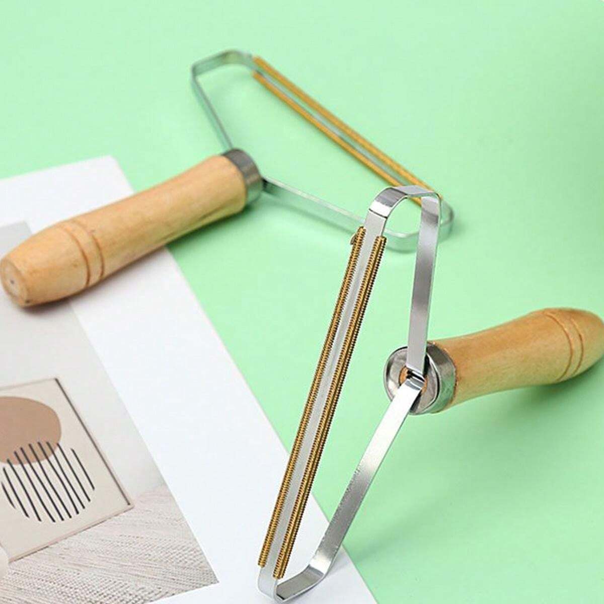 1pc DoubleSided Lint Remover, Upgrade Portable Fuzz & Carpet Cleaner