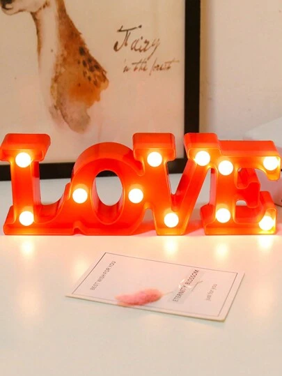 1 件红色 LOVE 形状灯，LOVE 尺寸约 11.7x3.9x1.3 英寸（29.8x10.5x3.3 厘米）电池供电，用于派对装饰灯、桌面和墙壁装饰灯、室内卧室桌面装饰小夜灯、婚礼、求婚、活动布置道具氛围灯情人节礼物
