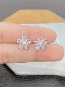 鏤空五花瓣花朵設計耳釘適合女士 - 白色 - 查看 1