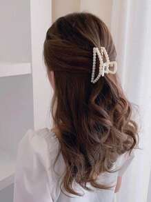 2-Piece Women's Faux Pearl Hair Claw Set, Fresh And Simple Pearl Clip, Medium-Sized Bath Dish Style Hair Clip, Casual, Simple And Cute Girl Hair Clip Accessory, No Damage To Hair, Suitable For Daily Hair Tying, New Year, Travel With Clothing, Hair Claw Hair Accessory Set,Valentine's Day Couples As A Gift Hair Accessories,Claw Clips,Hair Jaw Clip,Hair Clutch