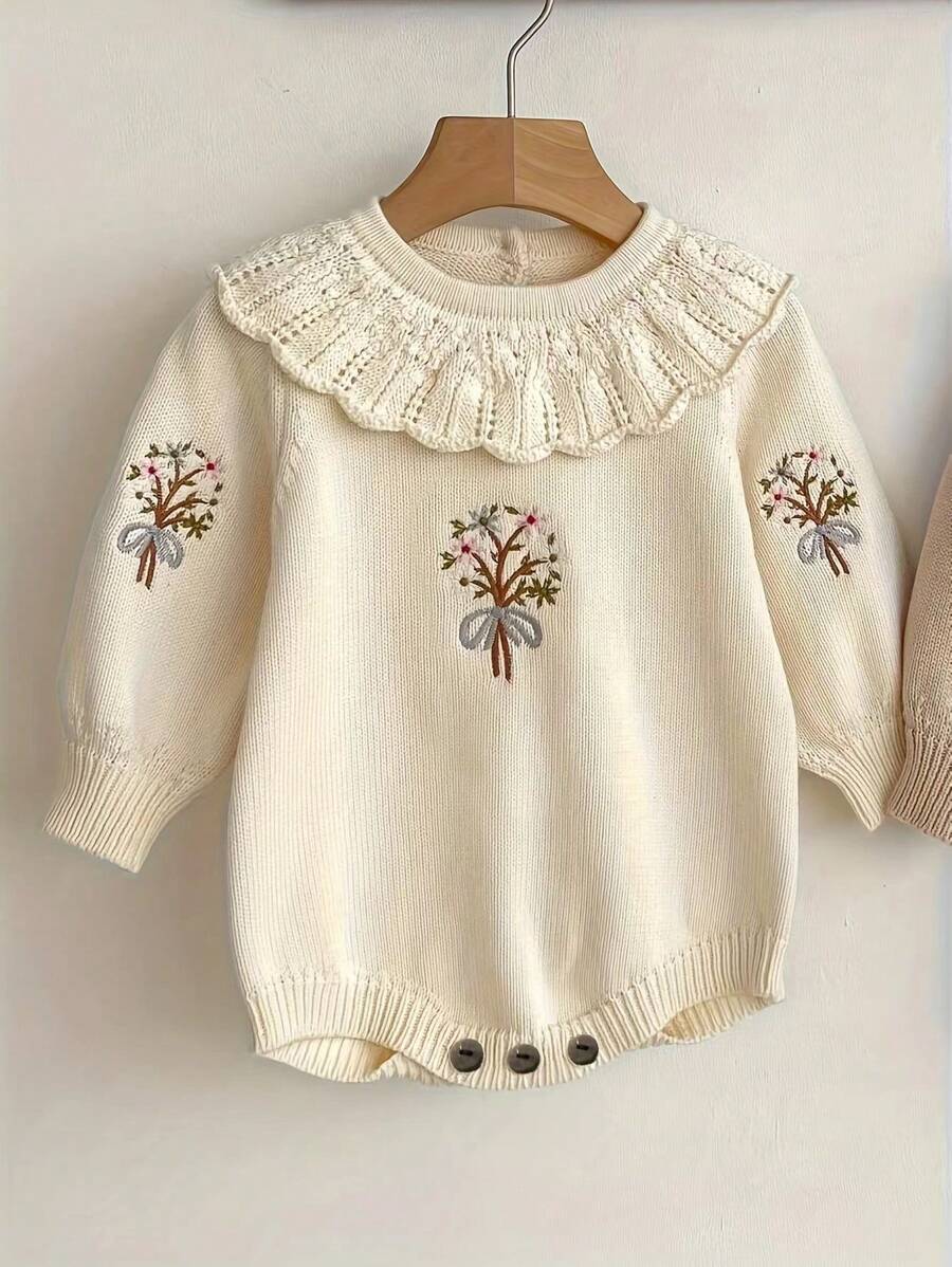 女婴休闲连体衣，带荷叶边和花朵刺绣