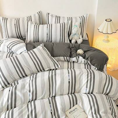 4 件套简约条纹灰色和白色超细纤维床上用品套装，（1 件羽绒被套 + 1 件床单 + 2 件枕套），不含填充物