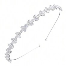 1 chiếc băng đô cài tóc hình vương miện tinh tế dành cho nữ, được trang trí bằng đá Cubic Zirconia, thích hợp để đeo hàng ngày. Hoàn hảo cho phù dâu và khách mời đám cưới ở Châu Âu và Mỹ. Vương miện thanh lịch, phụ kiện ngày Valentine. - Bạc - Xem 5