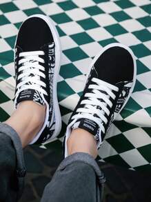 Herren Lässig Sportschuhe mit klassischem Schwarz-Weiß-Farbdesign und zufälligem personalisierten Aufdruck, Unisex, geeignet für tägliche Ausflüge und Wandersport am Valentinstag