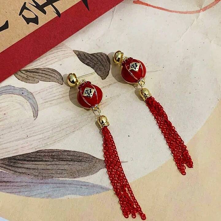 【中華風な扇形が目を惹く♡】CHANEL イヤリング 新作》さりげない煌めき【CHANEL】シンプル人気 ピアス (CHANEL