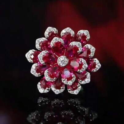 女士优雅红色方晶锆石花朵图案镀白金戒指，适合晚会情人节佩戴