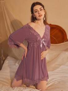 純色女士睡衣連衣裙，蝴蝶結和蕾絲點綴，性感且稍顯透明，適用於所有季節