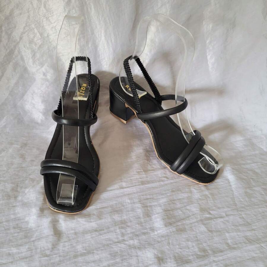 Women Heeled Sandals - 黑色 - 查看 1