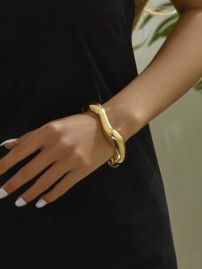 1pc Silver Wavy Metal Bangle Bracelet, Minimalist Elegant Vintage Style, Suitable For Daily Commute, Outing, Party, Date Wear