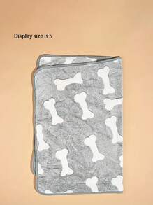 1pc Soft Flannel Grey Pet Blanket With Paw Print & Cute Print For Small And Medium Dogs