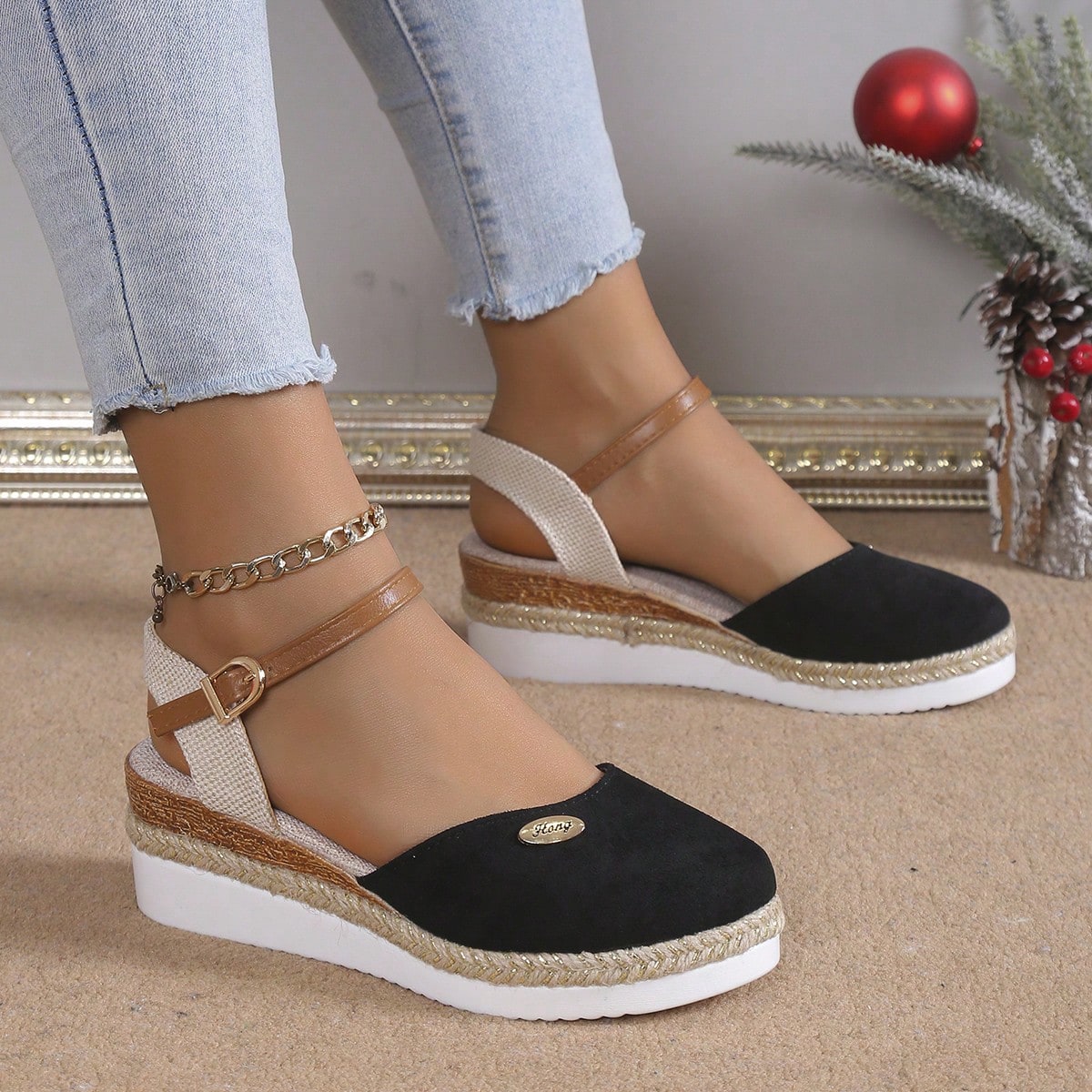 Nuevos zapatos de pescador con hebilla de correa, primavera/verano 2026, suela de paja con tacón de cuña, sandalias romanas de estilo bohemio con pu