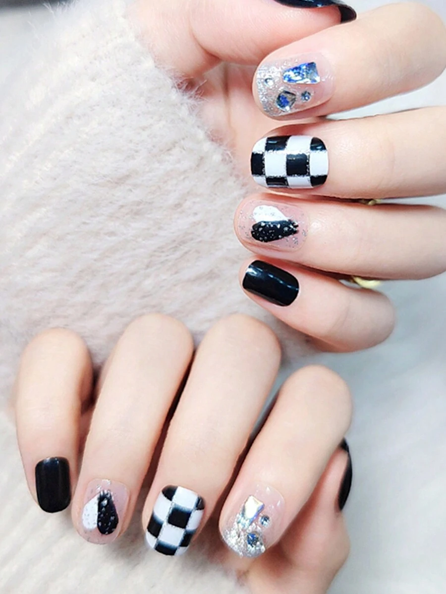 24 cái Ngắn Hình vuông vui tươi Đen & Trắng Bàn cờ & Nhảy Màu sắc & Đồ trang trí Rhinestone Sai Đầu Móng Tay + 1 Miếng Giũa móng tay + 1 Miếng Thạch Keo dính