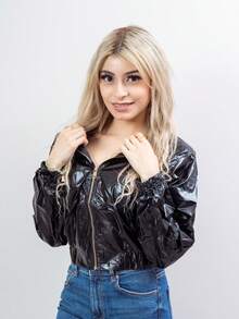 Chaqueta Corta Ligera Diseño Metálico Para Mujer Ajuste En Cintura - Negro - Ver 1