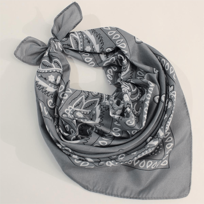 وشاح مربع بطراز بوهيمي مطبوع بالنبات مناسب للارتداء اليومي للسيدات