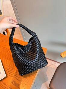 New Arrival Woven Bucket Bag, Fashionable And Stylish Handbag With Unique Design. Versatile Shoulder Bag/Crossbody Bag For Work, Commute, School, Or Casual Outings. Simple And Vintage Style. Perfect For Professionals, Students, And Anyone Seeking A Cute And Colorful Accessory. Dopamine Color Scheme. - 黑色 - 查看 8