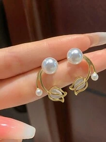 1pair Tulip Shaped Faux Pearl Stud Earrings. Fine Luxury Design Suitable For Elegant Women. Fashionable Classical Earrings Made Of Alloy And Korean High-End Jewelry Accessory. Perfect For Festival Parties, Gift Giving And Other Occasions. - Tulip Pearl Earrings - View 5