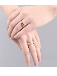 2 件情侣戒指套装 - 18K 镀金方晶锆石订婚/结婚戒指，钛钢时尚戒指，情人节、生日、友谊的优雅奢华礼物 - 金色 - 查看 2