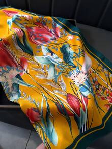 1條新上市的女士印花方巾,多功能,可用作腰帶、頭巾、包裝裝飾,時尚配飾 - 黃綠色 - 查看 3