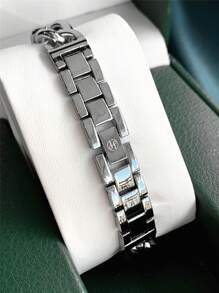 Pablo Raez 1pc Silver Elegant Women Jewelry Watch Summer Accessories Stainless Steel Bracelets Chain Vintage Quartz Lady Watch Female Fashion Simple White Face With Diamond Display Solid Metal Bracelet Luxury Quartz Dress Wristwatch With Blue Time-Adjuster Nice Teacher Gifts Hours For Female Friend Or Family Teenagers Students Lovely Clock Fit For Daily Life/Work/Study Party Decoration Graduation Wedding Birthday Present