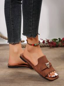 2024 Letnia moda Tygrysia głowa klamra ozdoba płaskie wsuwane na zewnątrz vintage casualowe sandały z odkrytymi palcami