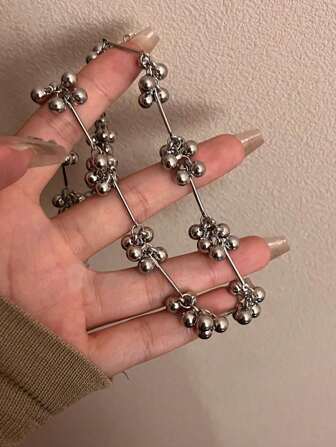 High-End Floral Cluster Necklace, New And Niche Light Luxury Accessories, Grape Bead Collarbone Chain