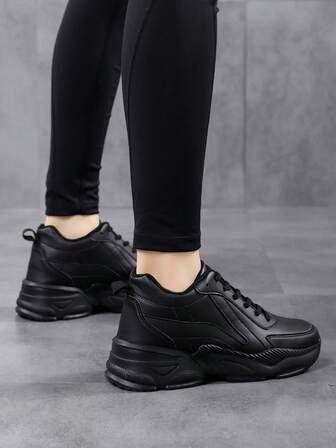 Kvinnors Mid-top Sneakers med Tjock Sula , Vår Nyheter , damer Tjocksulan Enkel Skor , Snygg Och Mångsidig