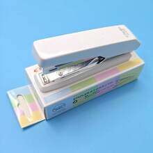 ins马卡龙色中号订书机中小学生办公订书器高吸引力级别省力装订机颜色随机1Pc办公用品 - 彩色 - 查看 5