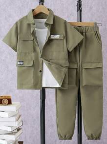 青少年男孩字母印花釦扣襯衫和貨物褲套裝，適用於春/夏