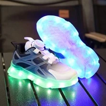 Usb充電led發光鞋,帶彩色發光效果,夜間發光,網眼材質。適合不同年齡段的兒童,包括小學和初中學生。非常適合跑步和休閒運動活動。 - 黑與白 - 查看 4