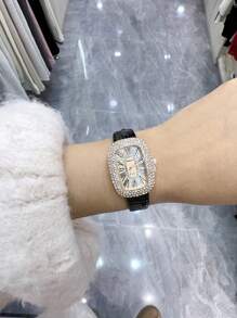 1入羅馬數字橢圓形全珠錶女士手錶,時尚高端,配備石英運動 - 黑色 - 查看 2