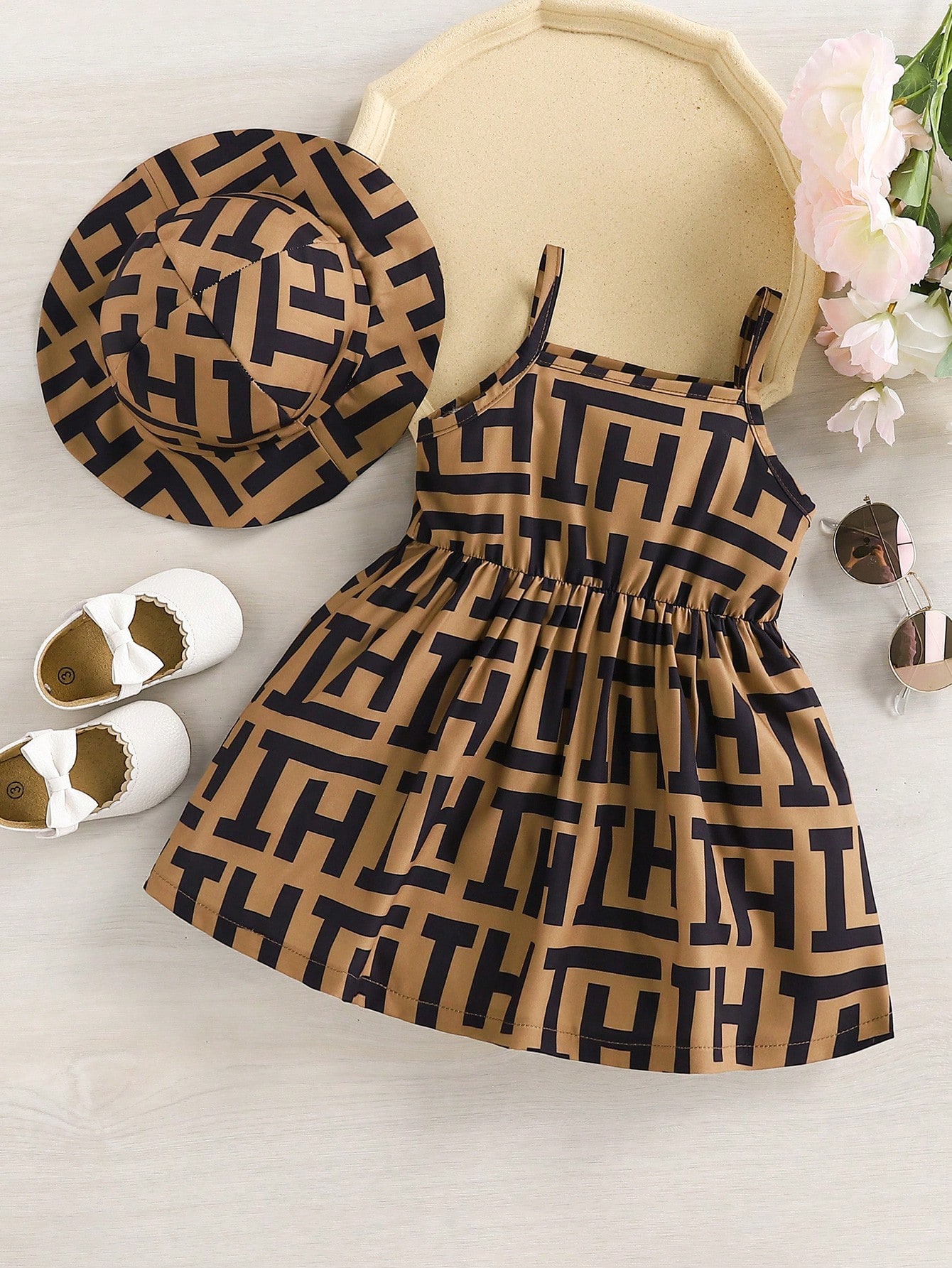 فستان صيفي قطعتين مطبوع عليها حروف مع قبعة لطفلة ص...