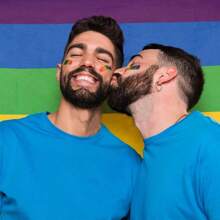 Bandera Gay Pride Lgbt Homo 1.5m X 90cm Resistente Lavable Bandera Progresista Lgbt+ Progess Pride Orgullo Gay Arcoíris Bandera Lgbt Pride Arcoiris 150x90cm Comunidad Orgullo Gay Logotipo Del Arco Iris bandera del orgullo gay o bandera del orgullo LGBT, es un símbolo del orgullo de lesbianas, gays, bisexuales y transexuales (LGBT) ,La bandera del arco iris es perfecta para desfiles de apoyo LGBT, reuniones de grupos, mítines LGBT, restaurantes temáticos LGBT, bares gay - Multicolor - Ver 6