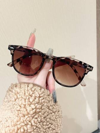 1pc Fashionable Y2k Style Square Frame Cute Retro Sports Eyewear For Women Boho Beach Accessories For Women Glasses Shades Basics Fall Winter Women Outfits Clothes Business Casual Gifts Color Blocking Boho Vacay Vacay Vibes For Summer Beach Vacation,Outdoor,Travel