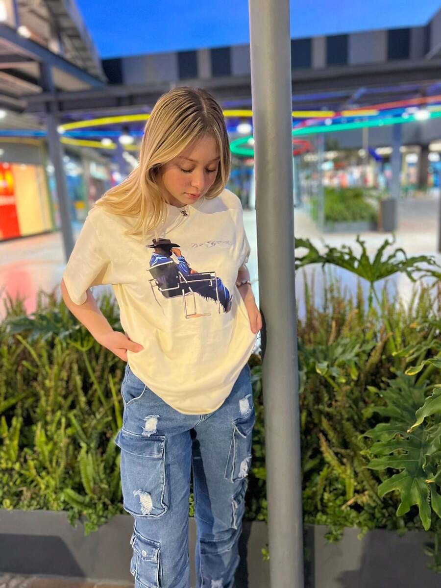 Oversized T-Shirt With Fashion Print BadBu Nobody Knows Sitting Cowboy - Champagne - View 1