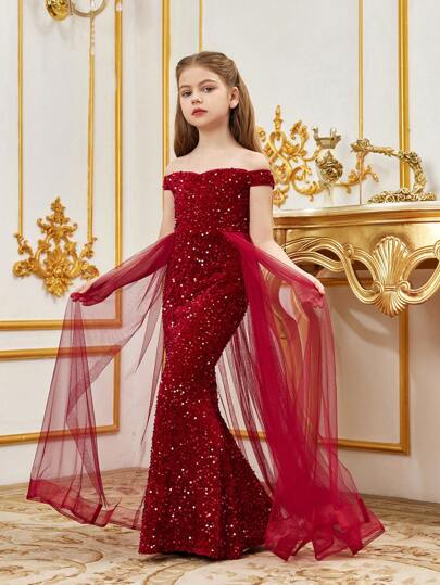 Đầm dạ hội đuôi cá sang trọng hở vai đính sequin - Đầm dạ hội dài chấm đất, ôm sát, chất liệu voan mỏng, thích hợp cho các dịp đặc biệt.