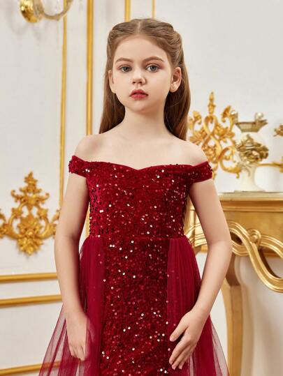 Đầm dạ hội đuôi cá sang trọng hở vai đính sequin - Đầm dạ hội dài chấm đất, ôm sát, chất liệu voan mỏng, thích hợp cho các dịp đặc biệt.