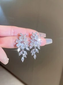 1 pereche de cercei tip zirconiu cubic de lux, decorați cu frunze, pentru femei, cadou de Ziua Îndrăgostiților, potriviți pentru purtarea zilnică și pentru cadou prietenilor, surorilor, mamei și fiicei Îndrăgostiților