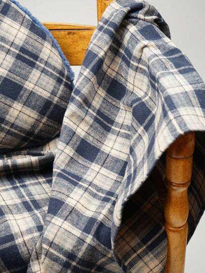 1pc Classic Plaid Flannel Multifunctional Blanket, Suitable For Home, Vacation, Car Travel, Outdoor Use