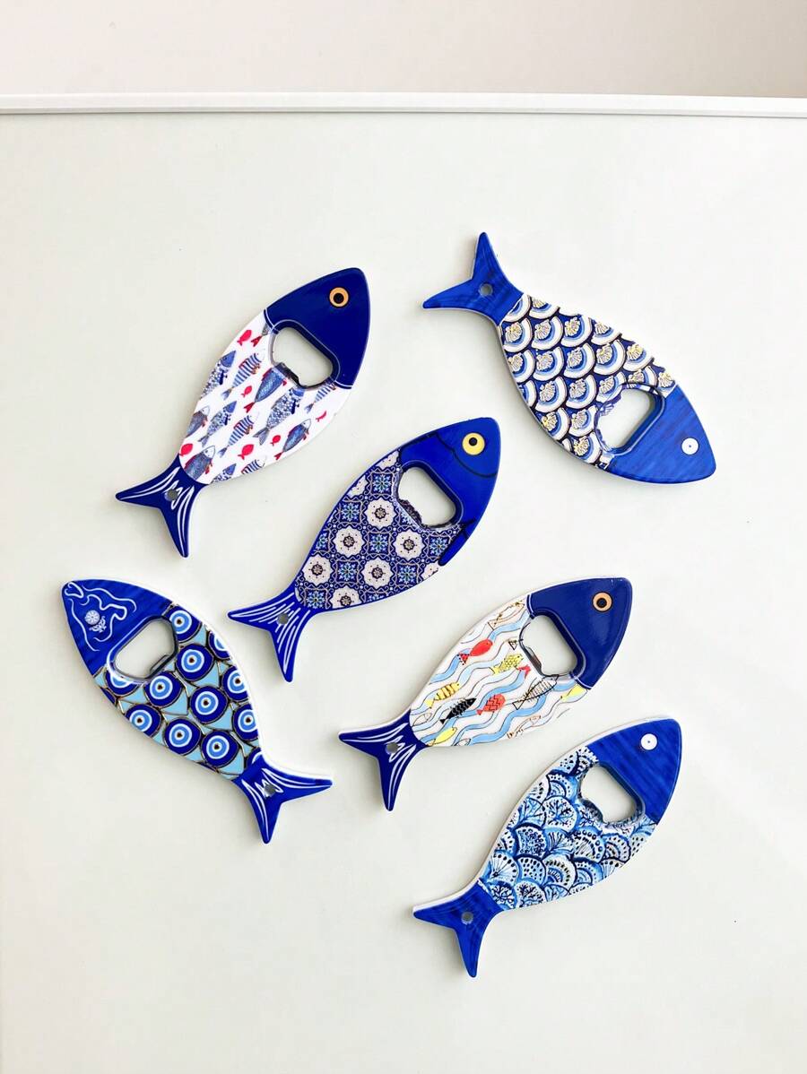 1個個性化亞克力魚形冰箱磁鐵和開瓶器,有浮雕紋理和熱轉印印刷技術,適用於家庭使用、便攜和節日禮品