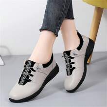 Spring/Summer Women's Comfortable Flat Walking Shoes, Soft Sole Lace-Up Outdoor Sneakers