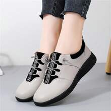 Spring/Summer Women's Comfortable Flat Walking Shoes, Soft Sole Lace-Up Outdoor Sneakers
