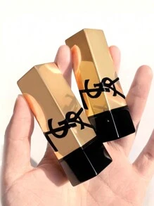 Yves Saint Laurent [Mini]ROUGE PUR COUTURE #RM 1.3g Larga duración, hidratante, sin desteñir. ROUGE PUR COUTURE DISRUMPE EL JUEGO DEL SATÉN CON UNA NUEVA FÓRMULA, UN NUEVO EMPAQUE COUTURE Y UNA NUEVA GAMA DE SOMBRAS EXPERTA. Liso. CUIDADO PURO. ALTA COSTURA PURA. BASE DE CUIDADO LABIAL SUAVIZANTE AL 80% EMPAQUETADA CON CERAMIDAS, EXTRACTOS DE TUBEROSA Y CHUMBERA DE LOS JARDINES DE LA COMUNIDAD DE OURIKA. - RM - Ver 5