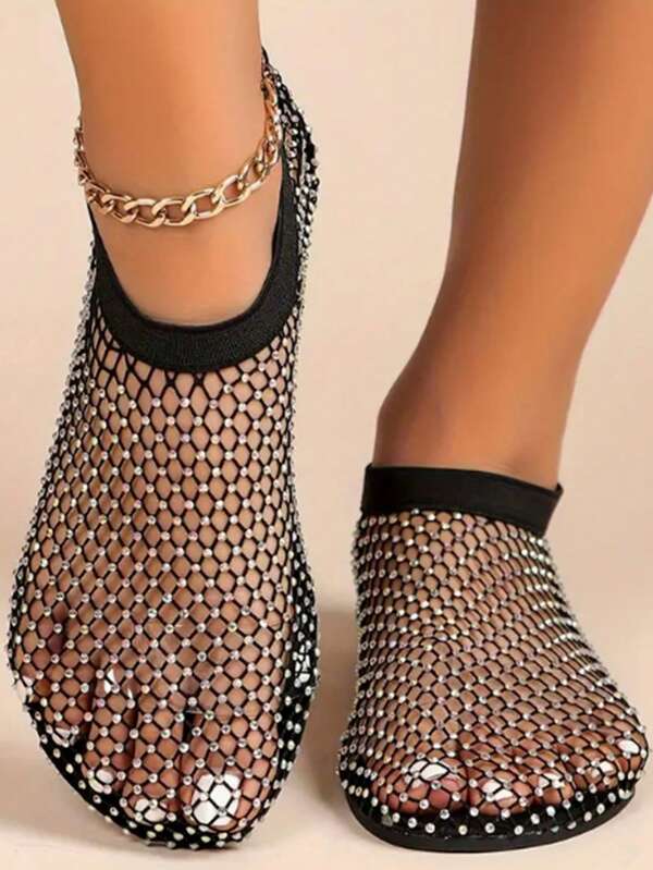 Summer 2024 New Arrival Round Toe Fishnet Sandals With Rhinestones And Elastic Band For Plus Size, Slip-On Mesh Fishnet Casual Sandals With Colorful Gemstones, Open Toe Breathable Half Slippers