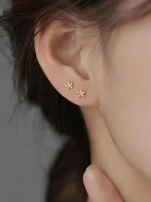 Set de 2 pendientes de acero inoxidable chapado en oro de 18K con diseño floral lindo, adecuados para uso diario y fiestas de mujeres, gran regalo