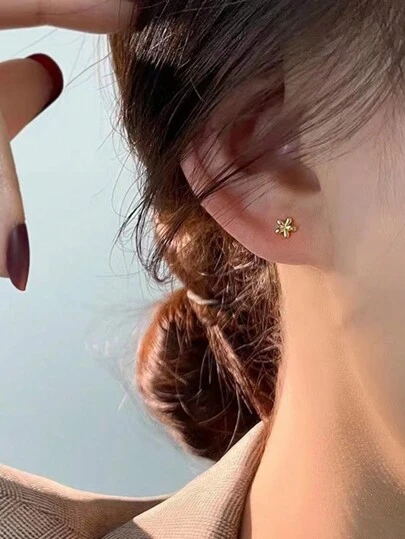 VceTd 1 套 2 件甜美可爱风格小花形 18k 镀金不锈钢耳环，适合女性日常佩戴、派对或情人节送礼